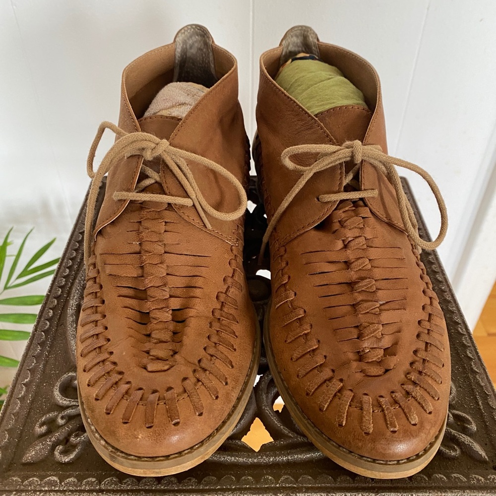 BP Whipstitch Lace-Up Oxford